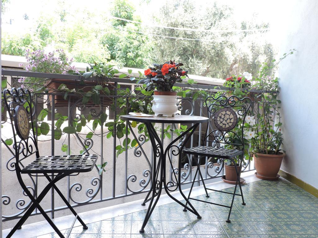 B&B Il Muro Vecchio จีอาร์ดีนี นักซอส ห้อง รูปภาพ