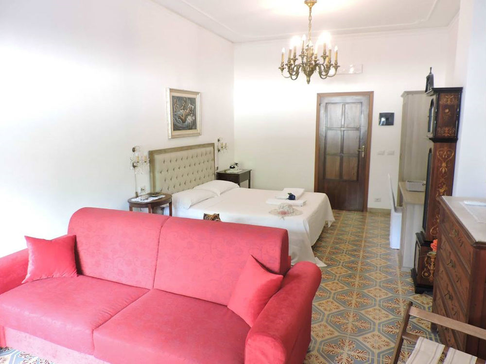 B&B Il Muro Vecchio จีอาร์ดีนี นักซอส ภายนอก รูปภาพ